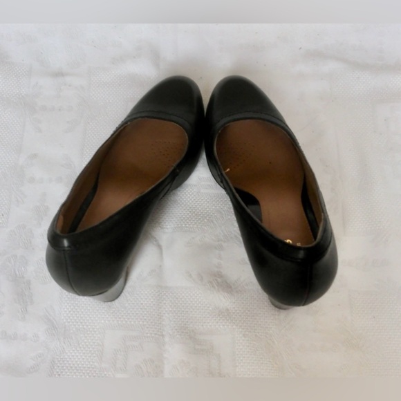 New Clarks Black Leather Pumps - 8M - Picture 4 of 7